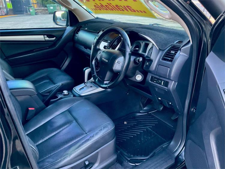 black isuzu mux 6.jpg